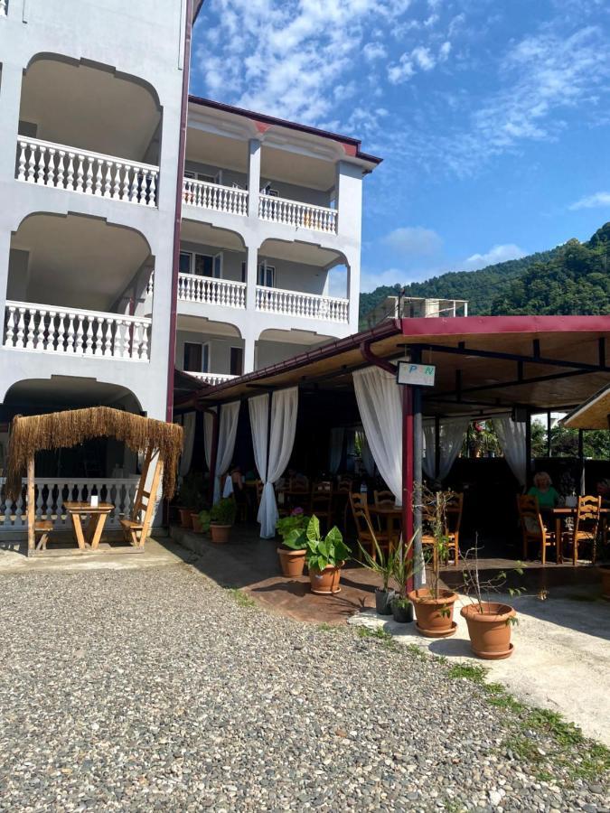 Hotel Beliy Dom Kwariati Exterior foto